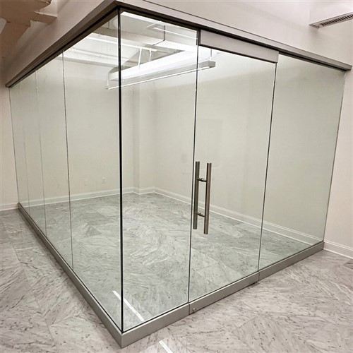 Vách ngăn và vách kính cường lực