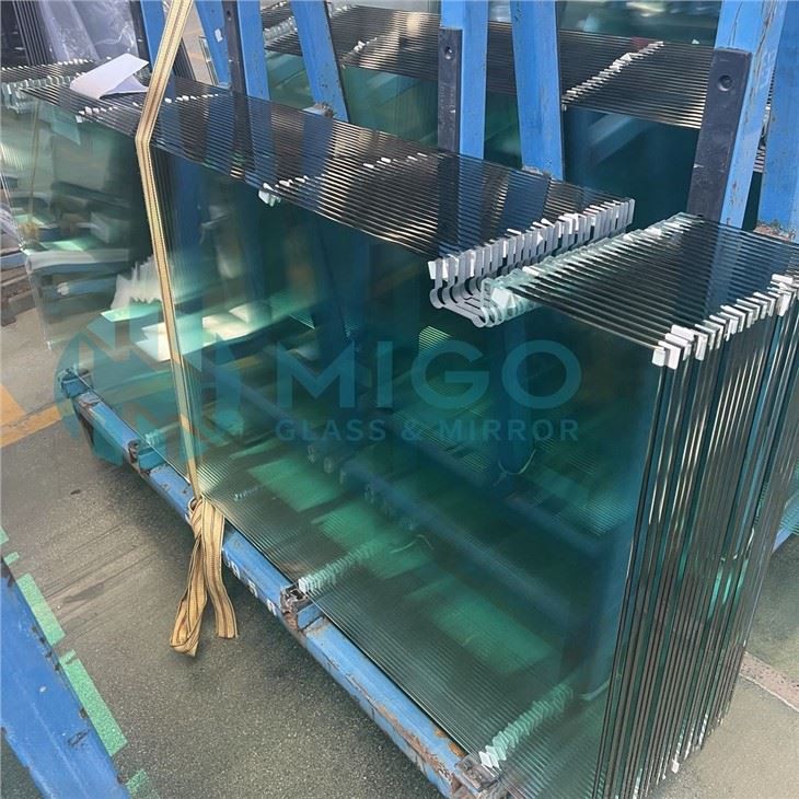 Cửa tắm kính cường lực trong suốt