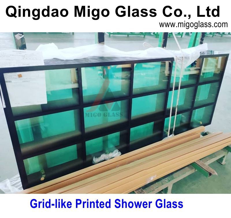 Cửa kính tắm màu đen mờ